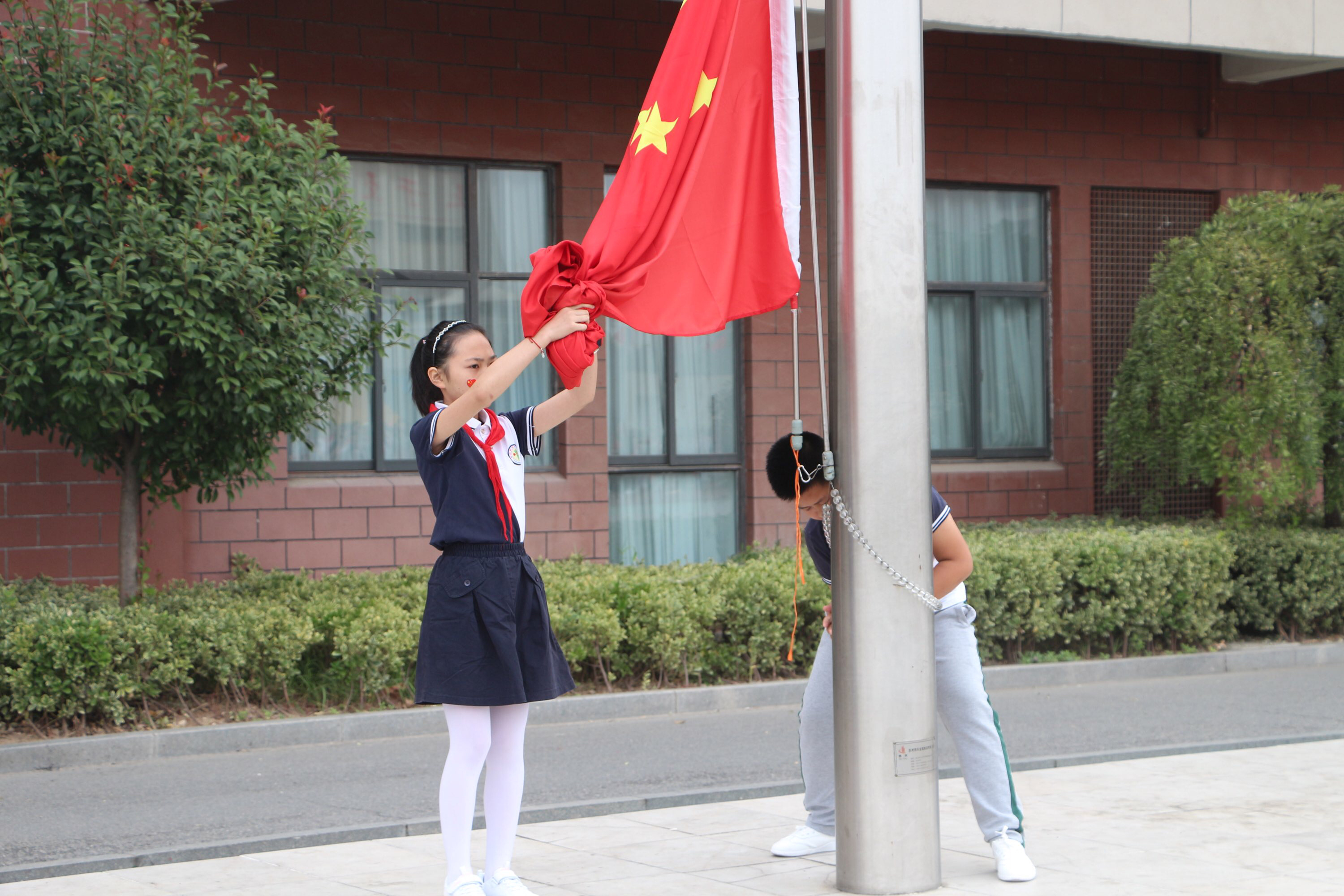 小学升旗仪式，传统与创新的完美融合